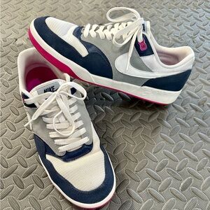 2020 Nike GTS Return SB
'Midnight Navy Pink' (Size 11)